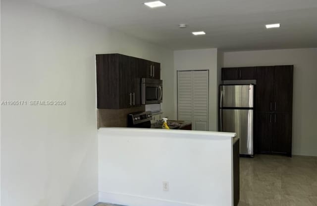 3413 NW 9th Ct photos photos