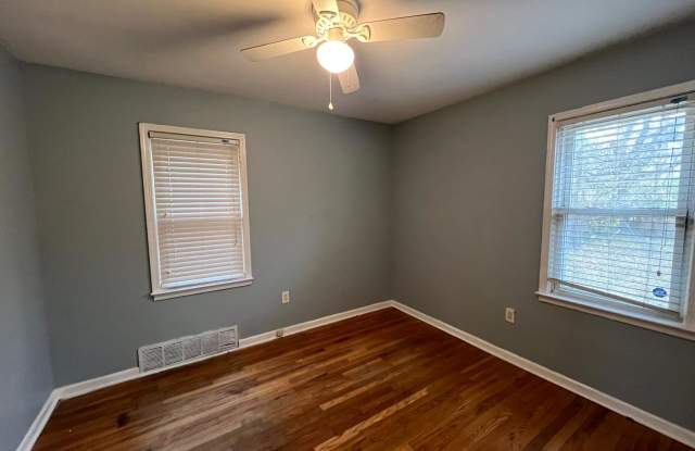 21549 Pembroke Avenue Gallery 4