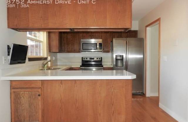 8752 Amherst Drive Gallery 4