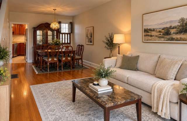 Move-In Ready 3Bedroom 2Bathroom Home in Port Richmond! Gallery 4