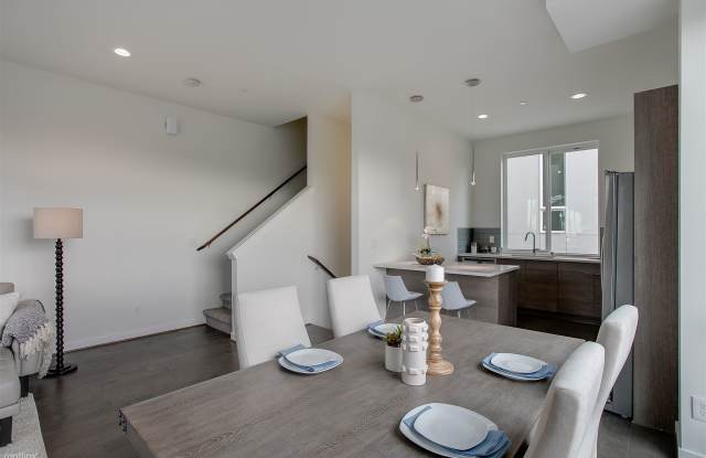 1918 24th Avenue South Gallery 3