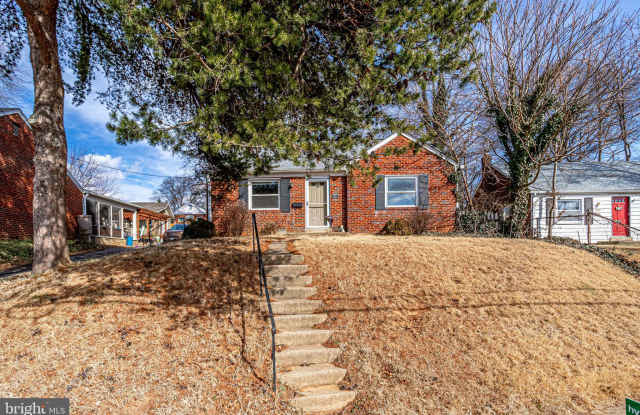 1913 S QUINCY STREET - 1913 South Quincy Street, Arlington, VA 22204