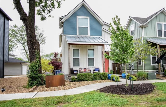 636  SW B  ST - 636 SW B St, Bentonville, AR 72712