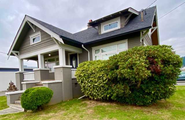 3 Bed, 2 Bath Craftsman Style Home Rent Ready 10/25 Apply Now photos photos