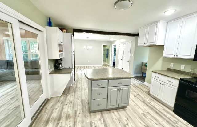 Beautiful Three Bedroom house for rent @ Riverside Dr, Waterville photos photos