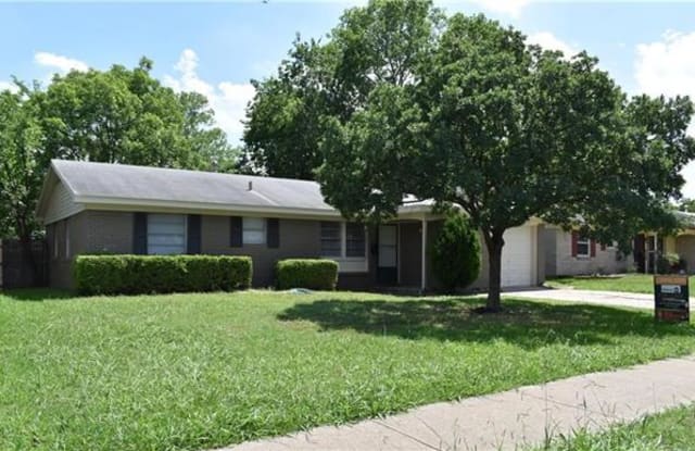 2962 Hollandale Lane - 2962 Hollandale Lane, Farmers Branch, TX 75234