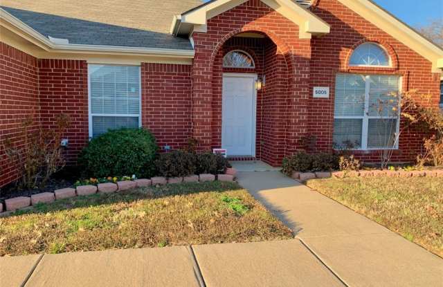 5005 Bayberry Drive Gallery 2