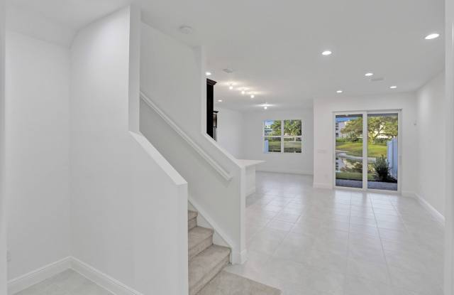 New 3 bedroom 2 bath Townhouse on the Lake in Deerfield Beach photos photos