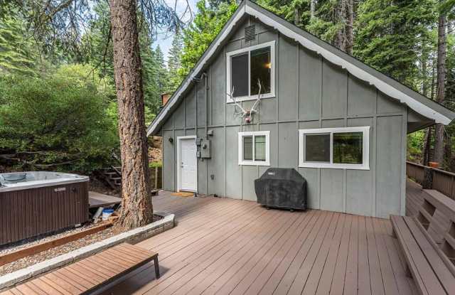 Tahoe City Retreat with Hot Tub, Huge Wraparound Deck & Walkable Access to Commons Beach photos photos Tahoe City Retreat with Hot Tub, Huge Wraparound Deck & Walkable Access to Commons Beach photos photos