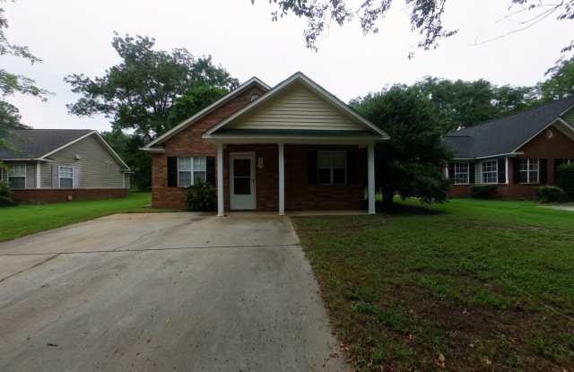 Three-Bedroom Home in Aiken! Close to Downtown! photos photos