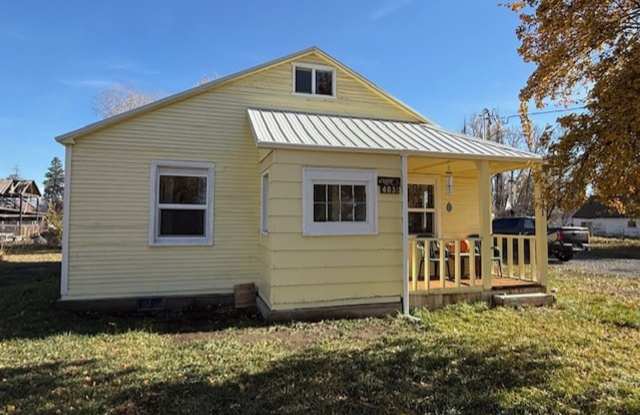 Beautifully Renovated 2-Bedroom Home – Modern Comfort  Style! - 4031 Bisbee Street, Altamont, OR 97603