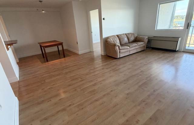 100 Cove Way Gallery 1