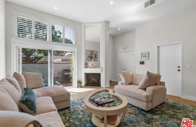 13072 Maxella Ave unit: 2 - 13072 Maxella Avenue, Los Angeles, CA 90292