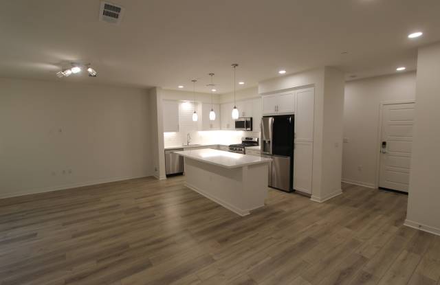 647 Winchester Drive Gallery 2