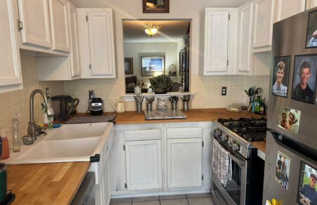 103 Gateway Dr Gallery 2