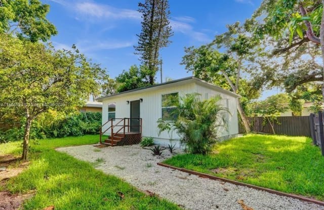 615 SW 14th Ave - 615 Southwest 14th Avenue, Fort Lauderdale, FL 33312