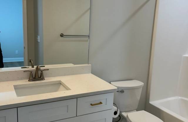 Cleveland Townhome! Gallery 3