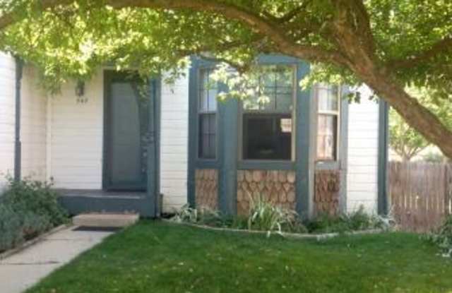 DARLING 2 Bed 2 Bath Single Family Home in Louisville - 542 West Sycamore Street, Louisville, CO 80027