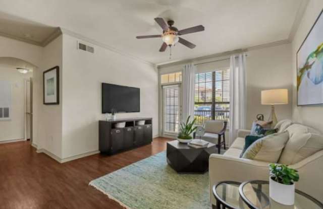 13762 N FM 620 Gallery 2