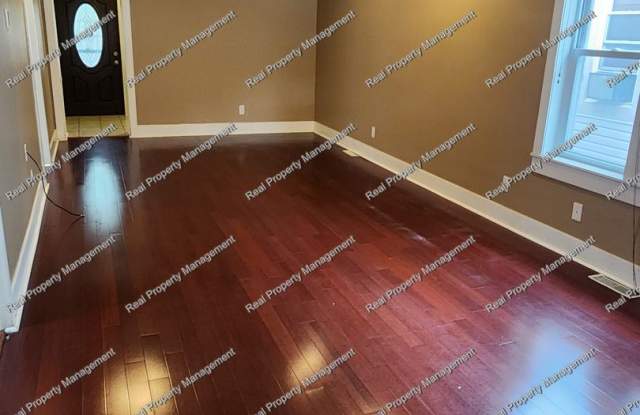 Updated 3 Bedroom Cape Cod Gallery 2