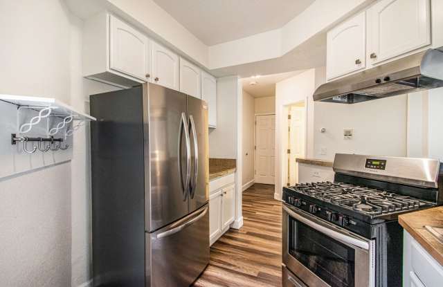 Cute Bungalow in North Capitol Hill Gallery 4