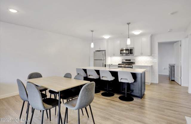 55 Brighton Avenue unit: 4 photos photos