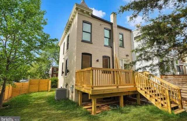 734 TAYLOR Street NW Gallery 4