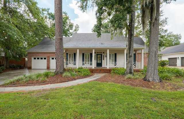 Spacious 4BR/3BA Family Home with Sunroom, Bonus Room & Fenced Yard! photos photos