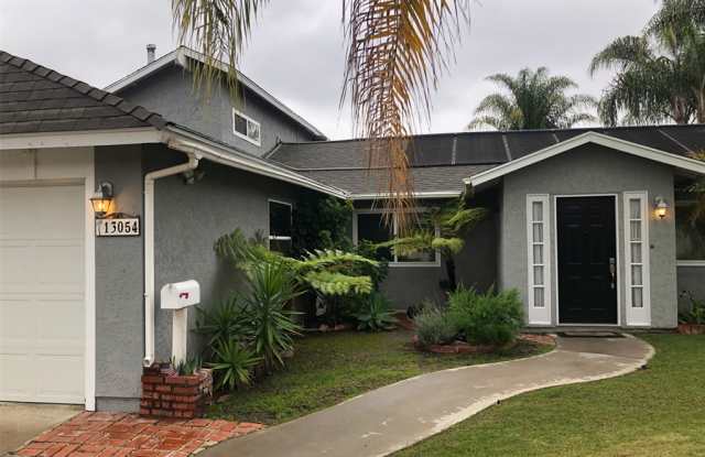 13054 Standish Dr Gallery 3
