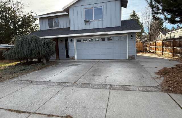 SE 4 Bdrm, 3 bath, New Flooring Throughout, Gas Heat/Fireplace, Double Garage photos photos