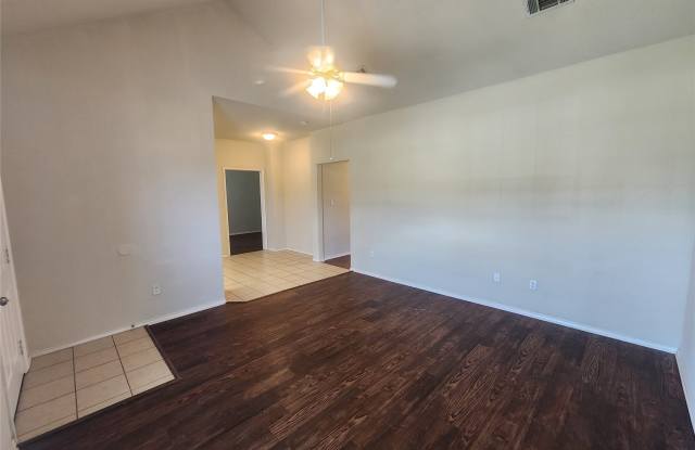 106 Collett Court Gallery 2