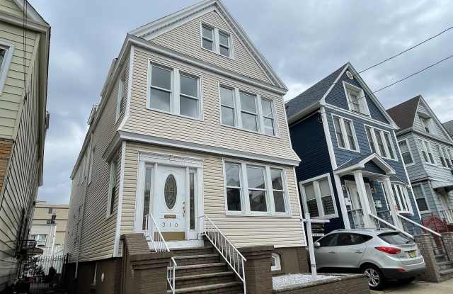 310 STEGMAN PARKWAY photos photos