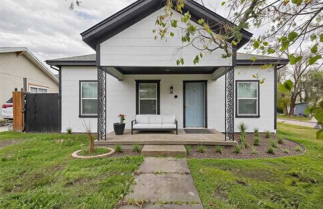 2123 Langford photos photos