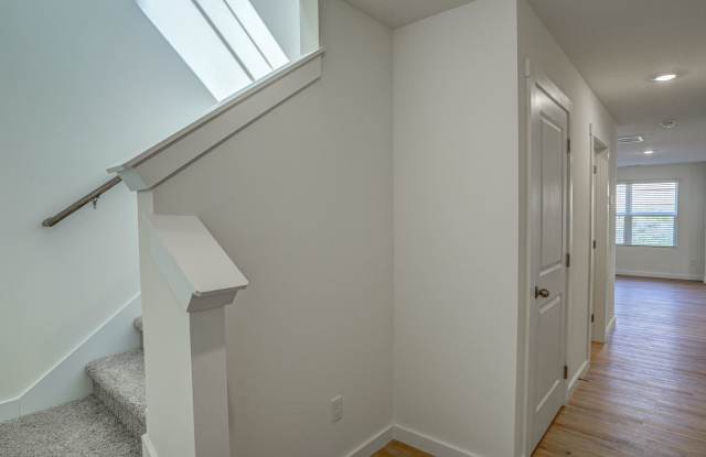 NEW CONSTRUCTION - 3 BDRMS, 2.5 BTHS, GARAGE, JONESBOROUGH TOWNHOUSE Gallery 4