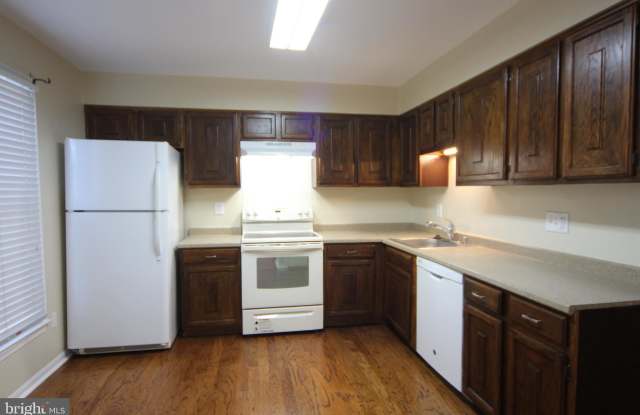 7927 BIRCHTREE COURT Gallery 3