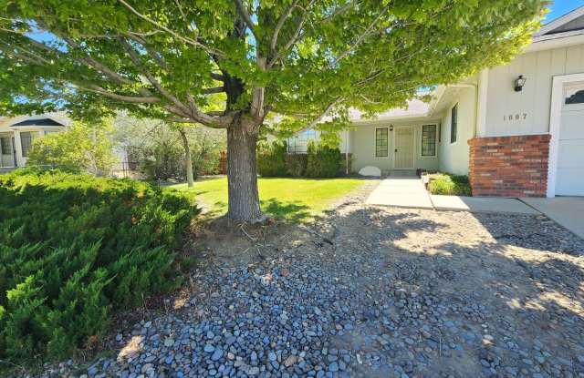 Home For Rent in Sunridge Gallery 3