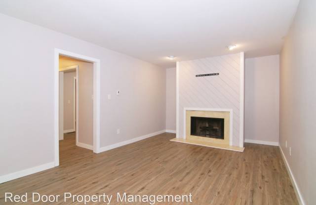 5918 Highgate Cir E Gallery 4