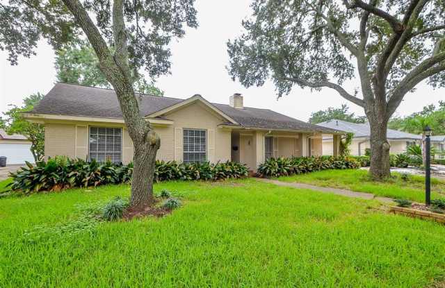 7631 Braesdale Lane Gallery 2