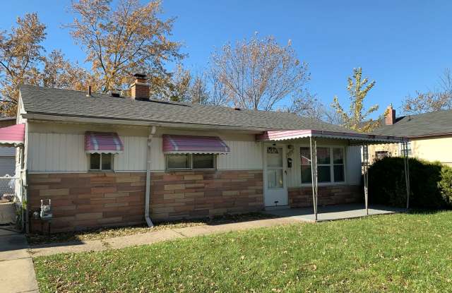 Huge ranch style home with Detached Section 8 Accepted photos photos