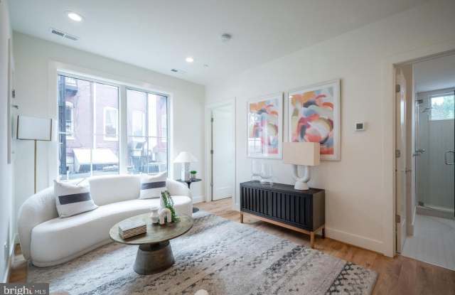 1775 SWANN Street NW unit: 102 photos photos