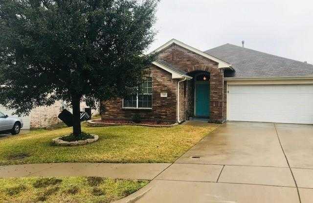 749 Chalk Knoll Road - 749 Chalk Knoll Road, Fort Worth, TX 76108