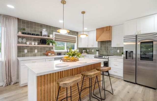 3021 Holua Way - 3021 Hōlua Way, Honolulu, HI 96819 3021 Holua Way - 3021 Hōlua Way, Honolulu, HI 96819