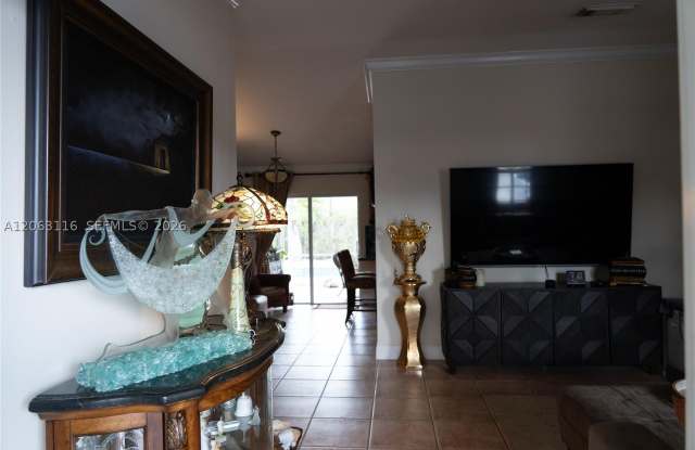 17992 SW 152nd Ct Gallery 3
