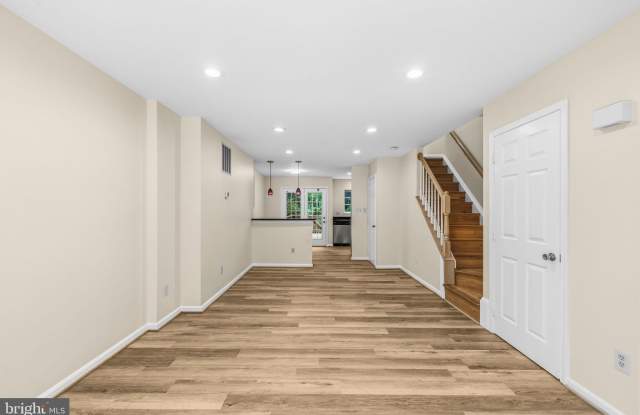 14234 AUTUMN Circle Gallery 3