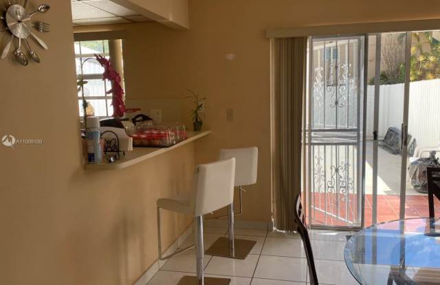 11965 SW 19th Ln Gallery 2