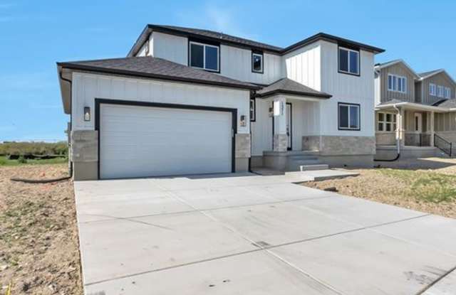 ALMOST NEW MODERN LEHI HOME 3 CAR GARAGE ON HUGE LOT photos photos