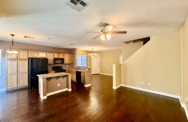 Beautiful 2-story single family home. Gallery 4