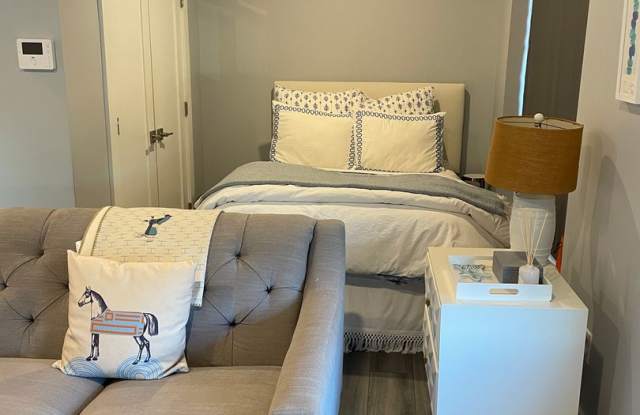 ⭐ Modern South Boston Studio • In-Unit Laundry • Garage Parking • Available 2/1/26 ⭐ photos photos ⭐ Modern South Boston Studio • In-Unit Laundry • Garage Parking • Available 2/1/26 ⭐ photos photos