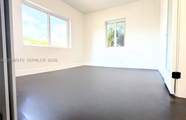7325 Byron Ave Gallery 2