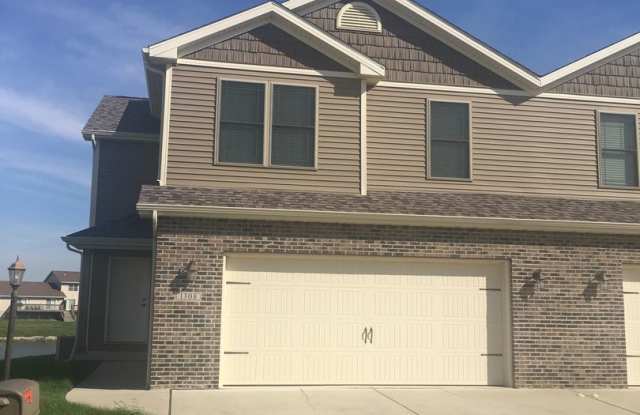 Recently built 3-bed, 2.5-bath home available for August! photos photos